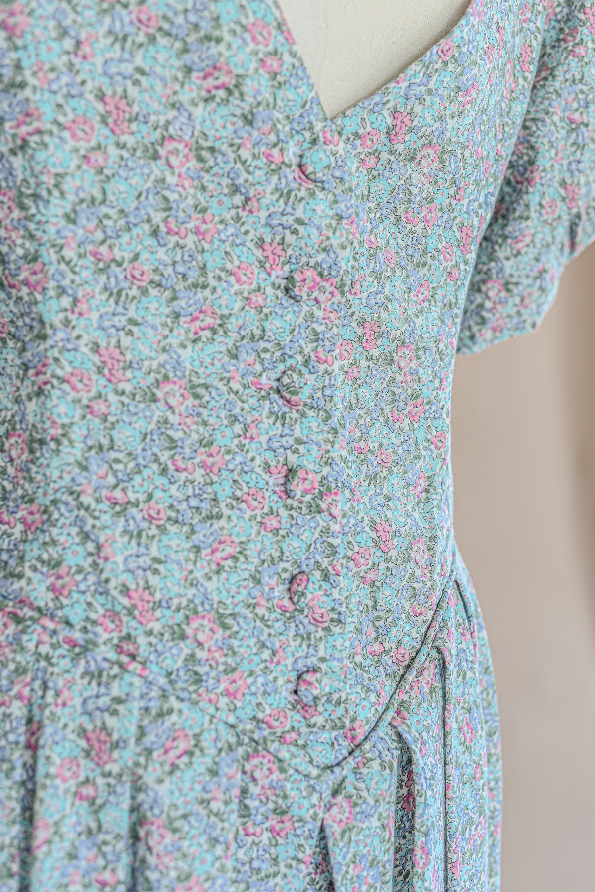 VINTAGE 1960's Ditsy Floral Pouf Sleeve Midi Dress S