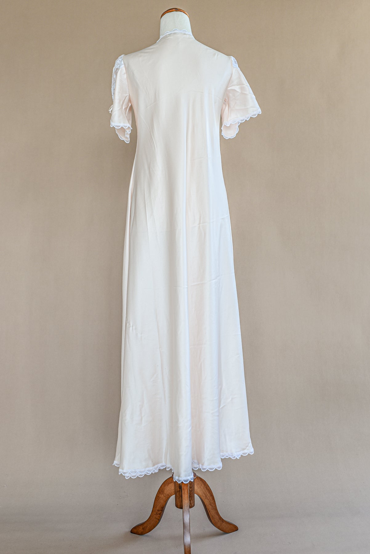 VINTAGE Pink Lace Trimmed Short Sleeve Peignoir Robe S/M