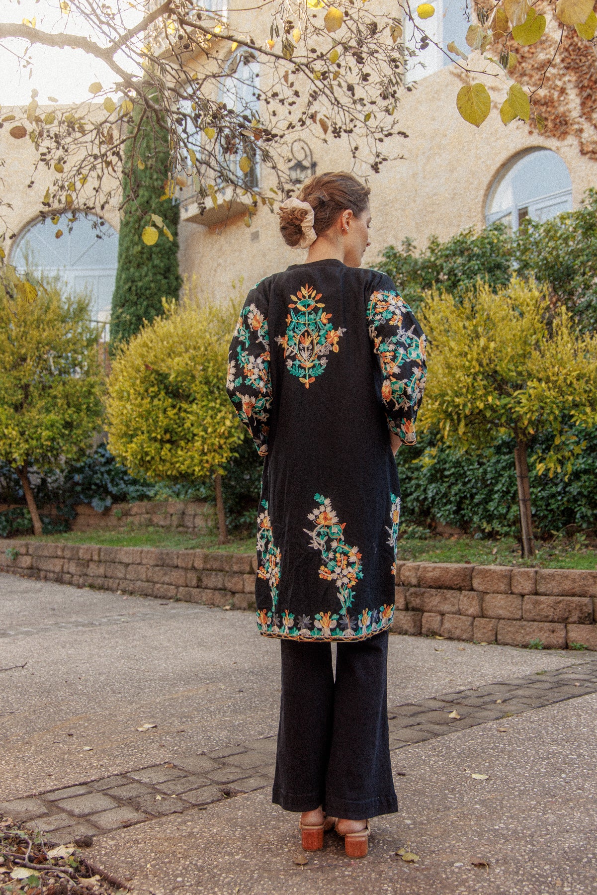 VINTAGE Black Cotton Embroidered Indian Kashmiri Jacket S/M