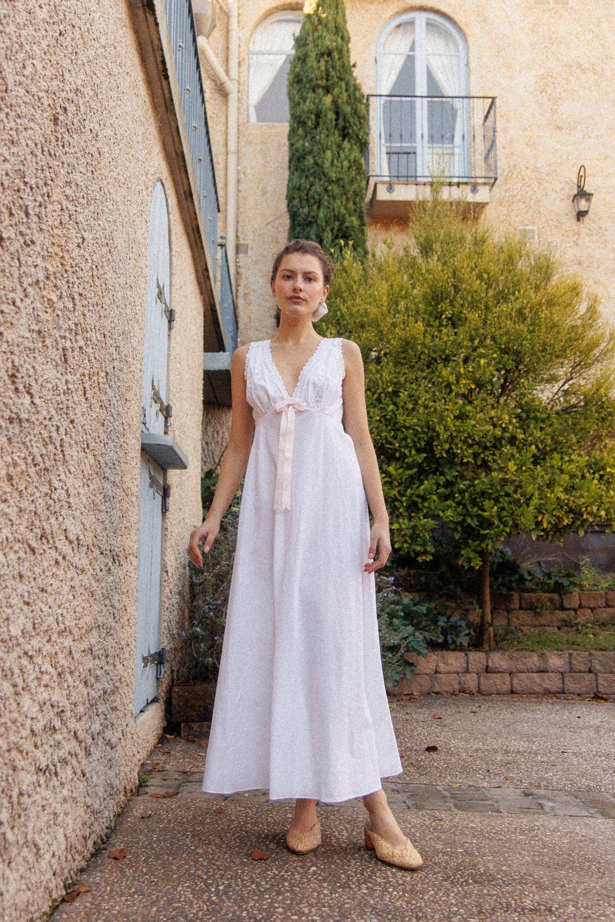 VINTAGE White Cotton Embroidered Maxi Nightgown Dress With Pink Bow S/M