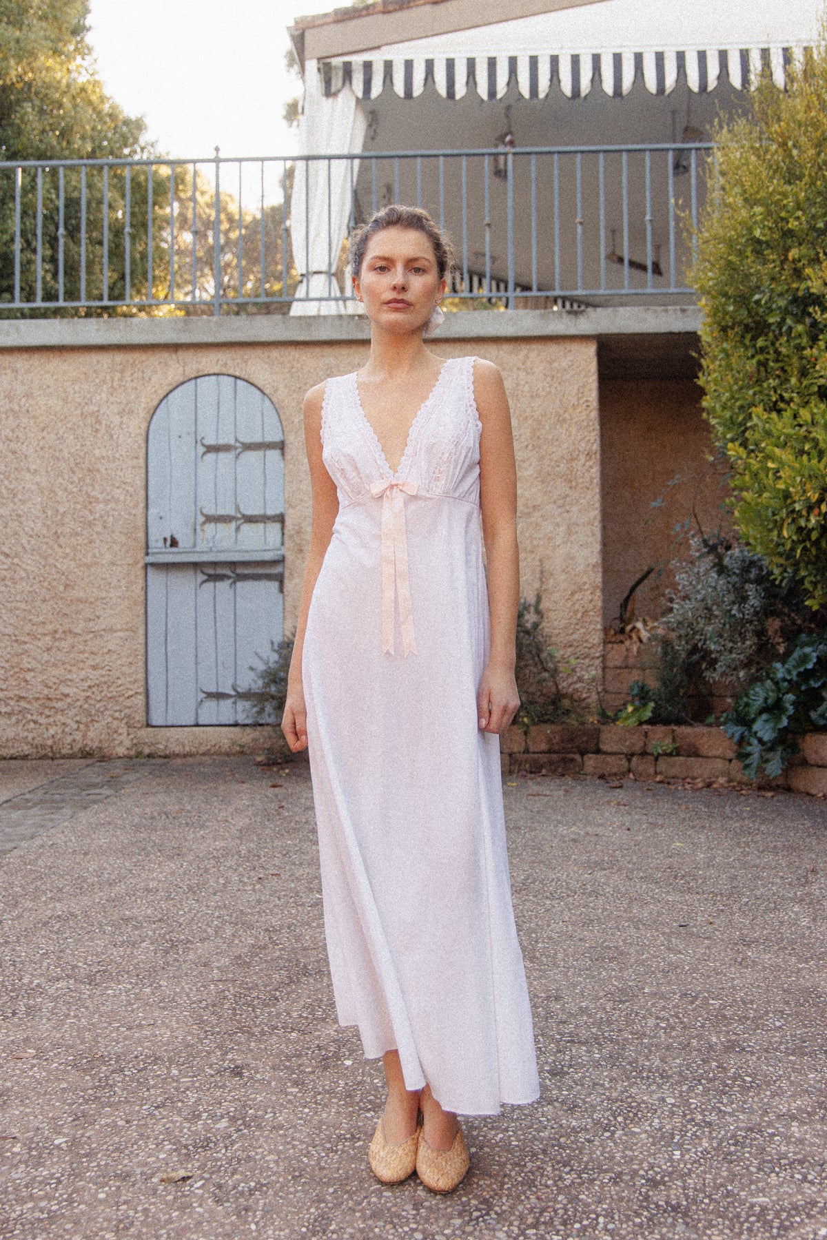 VINTAGE White Cotton Embroidered Maxi Nightgown Dress With Pink Bow S/M