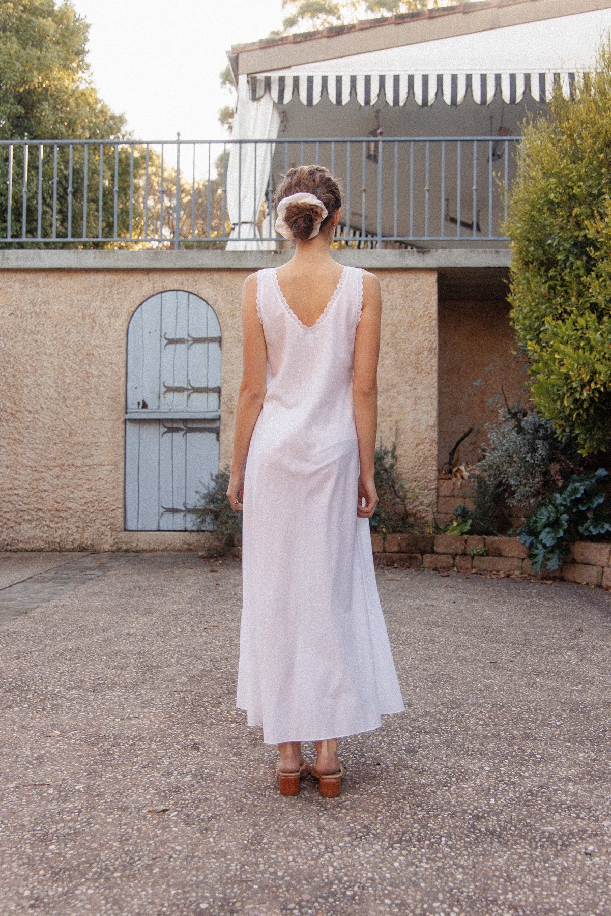 VINTAGE White Cotton Embroidered Maxi Nightgown Dress With Pink Bow S/M