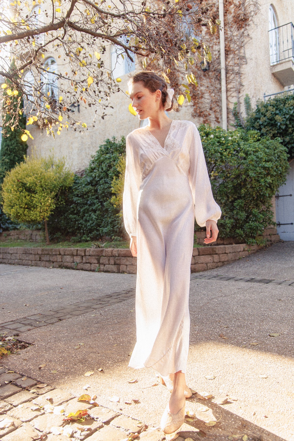 VINTAGE 1940's Ivory Long Sleeve Bias Cut Nightgown S/M