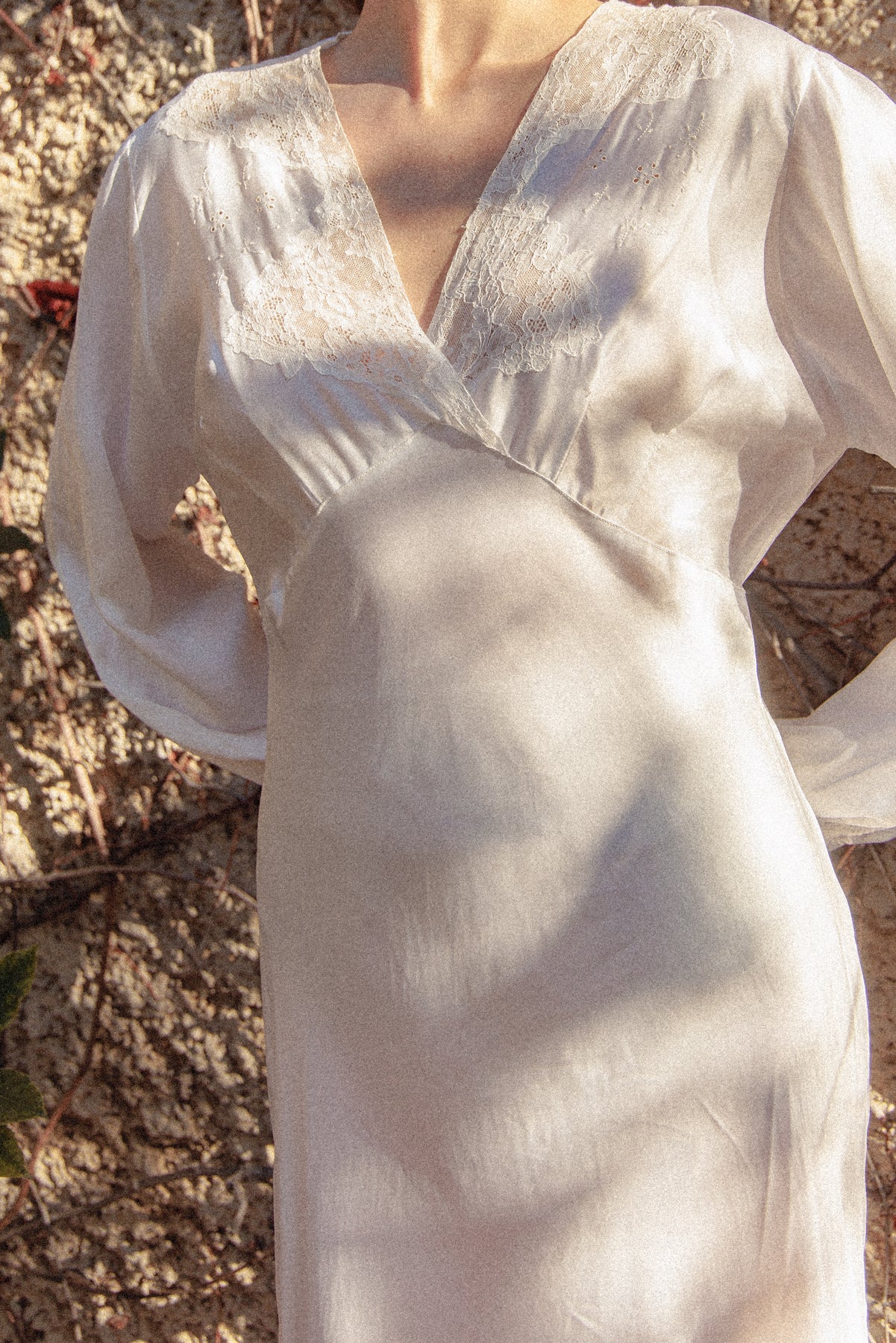 VINTAGE 1940's Ivory Long Sleeve Bias Cut Nightgown S/M