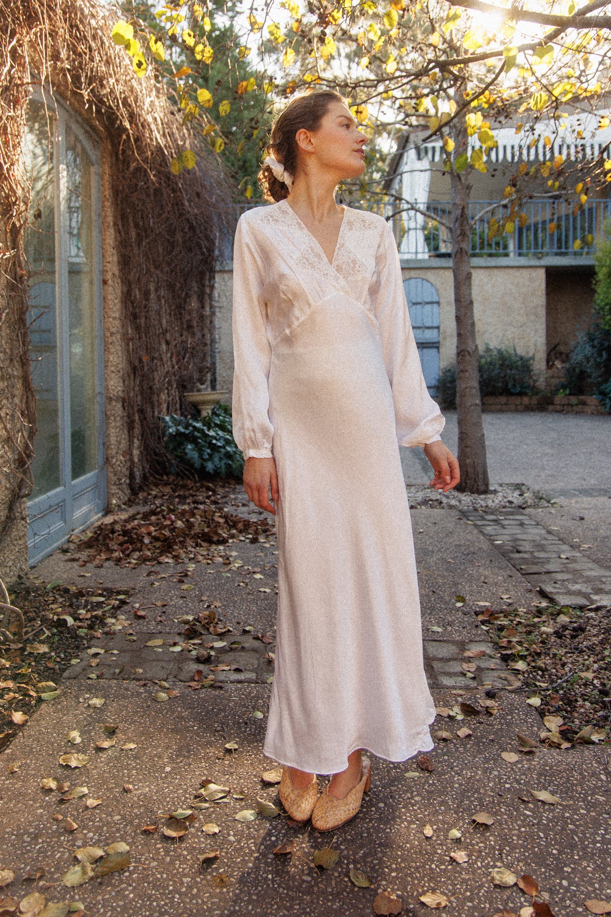 VINTAGE 1940's Ivory Long Sleeve Bias Cut Nightgown S/M