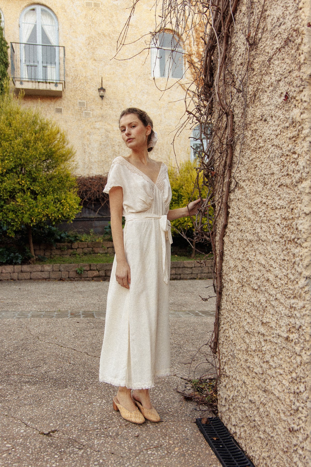 VINTAGE 1930's Ivory Silk Brocade Nightgown Dress M/L