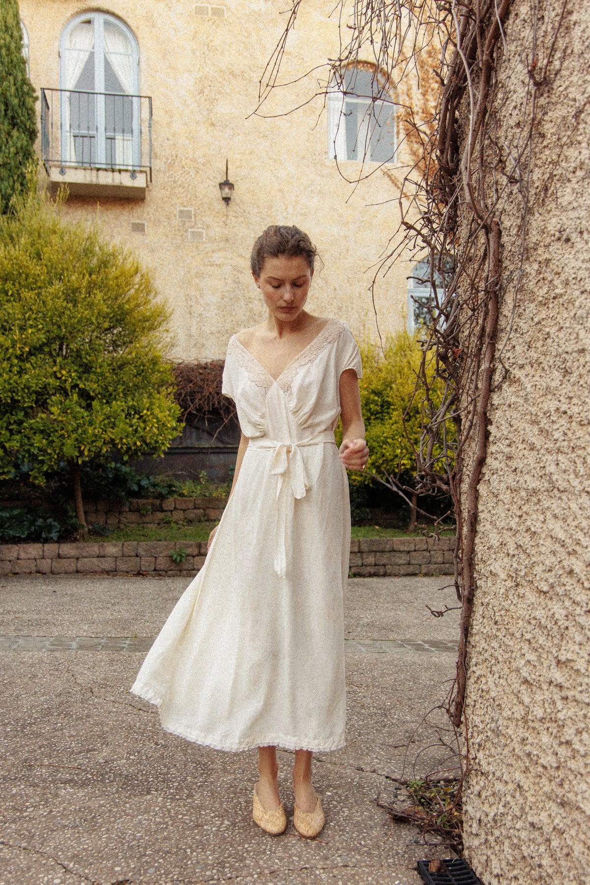 VINTAGE 1930's Ivory Silk Brocade Nightgown Dress M/L