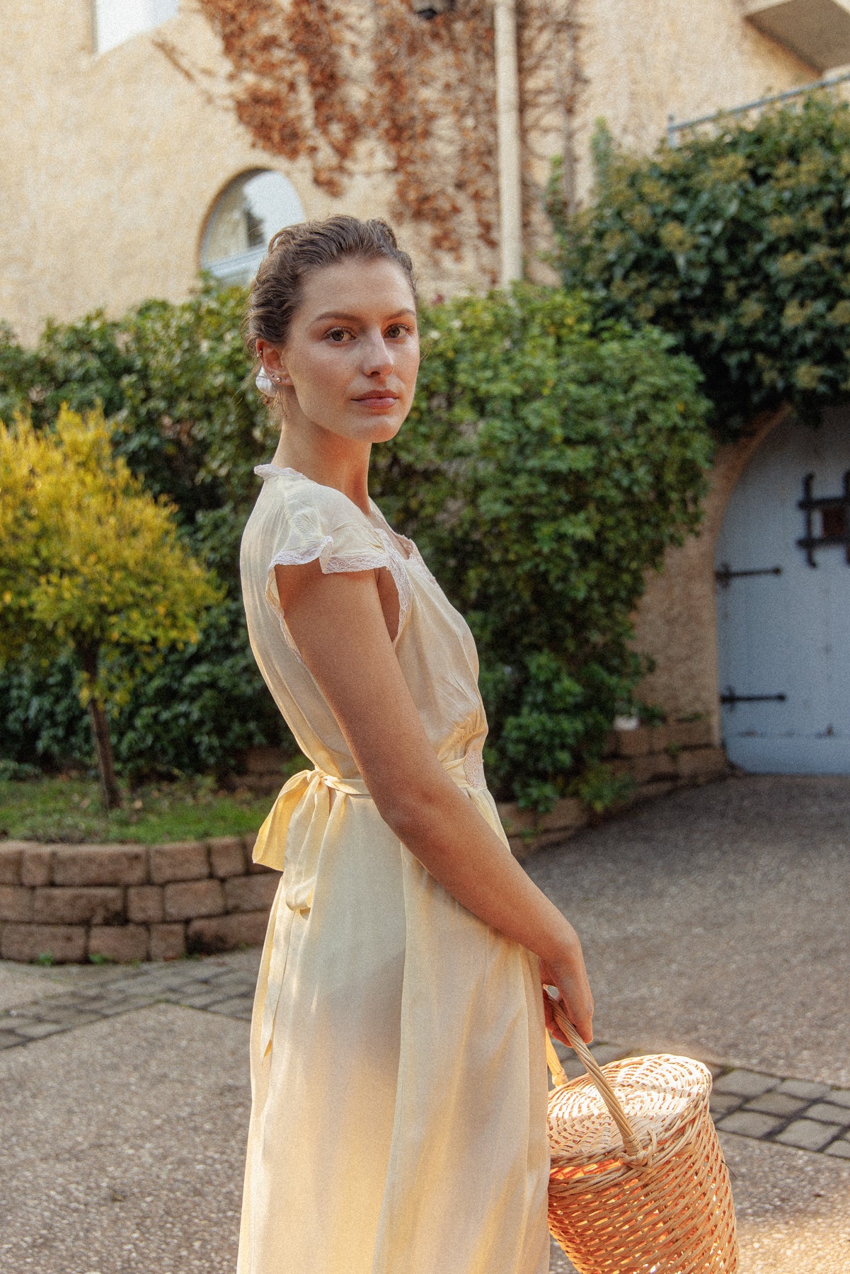 VINTAGE 1940's Pale Yellow Lace Trimmed Nightgown Dress M