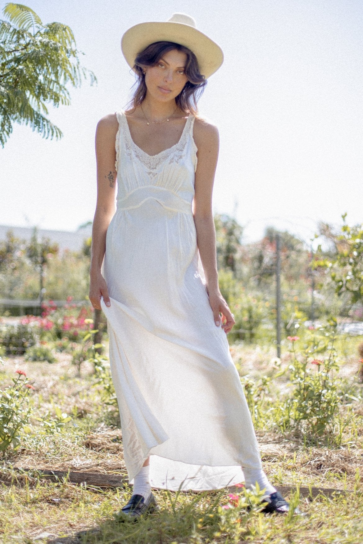 VINTAGE 1930's Ivory Lace Trimmed Bias Cut Maxi Nightgown Dress M