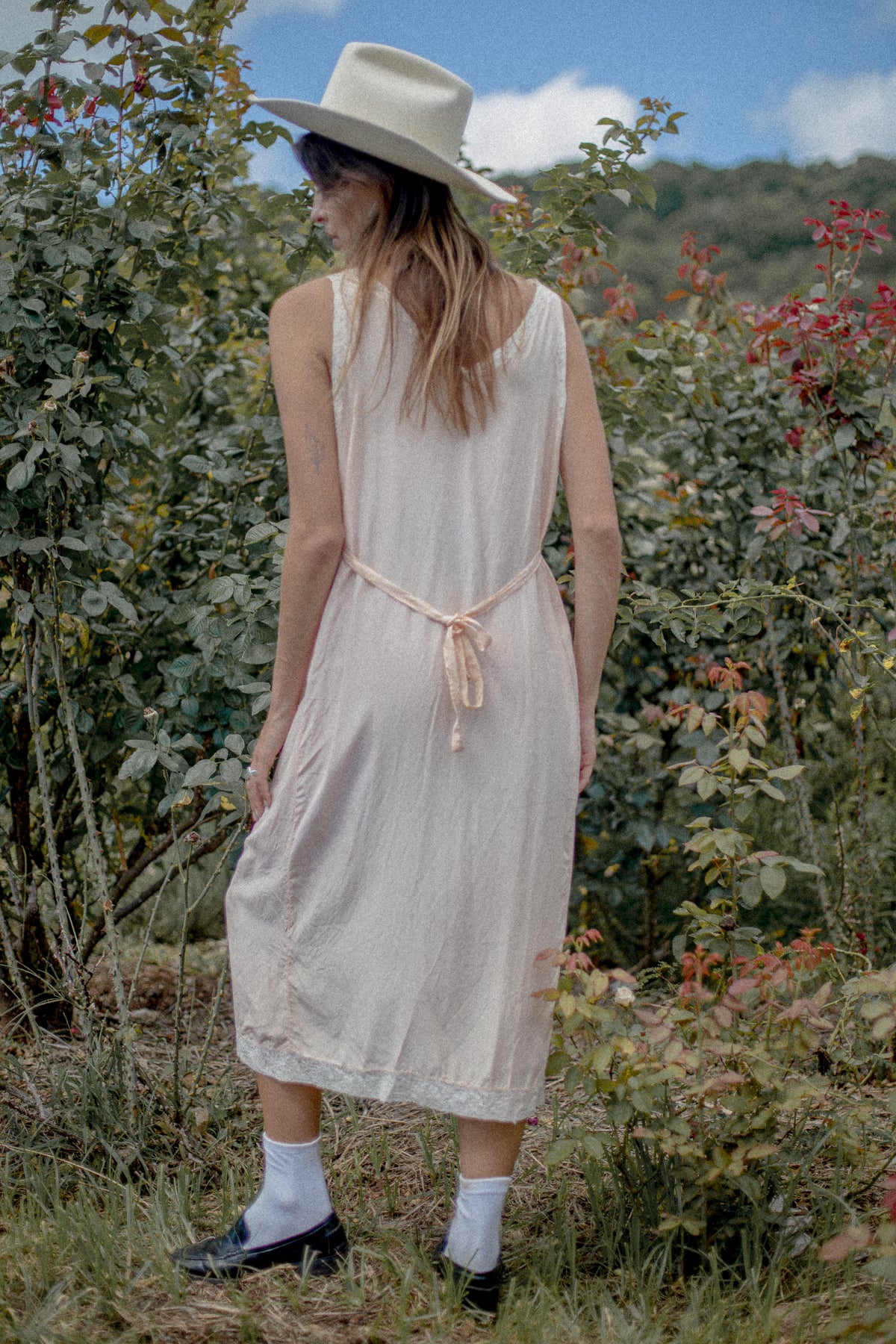 VINTAGE 1920's Peachy Pink Silk Embroidered Nightgown Dress M/L