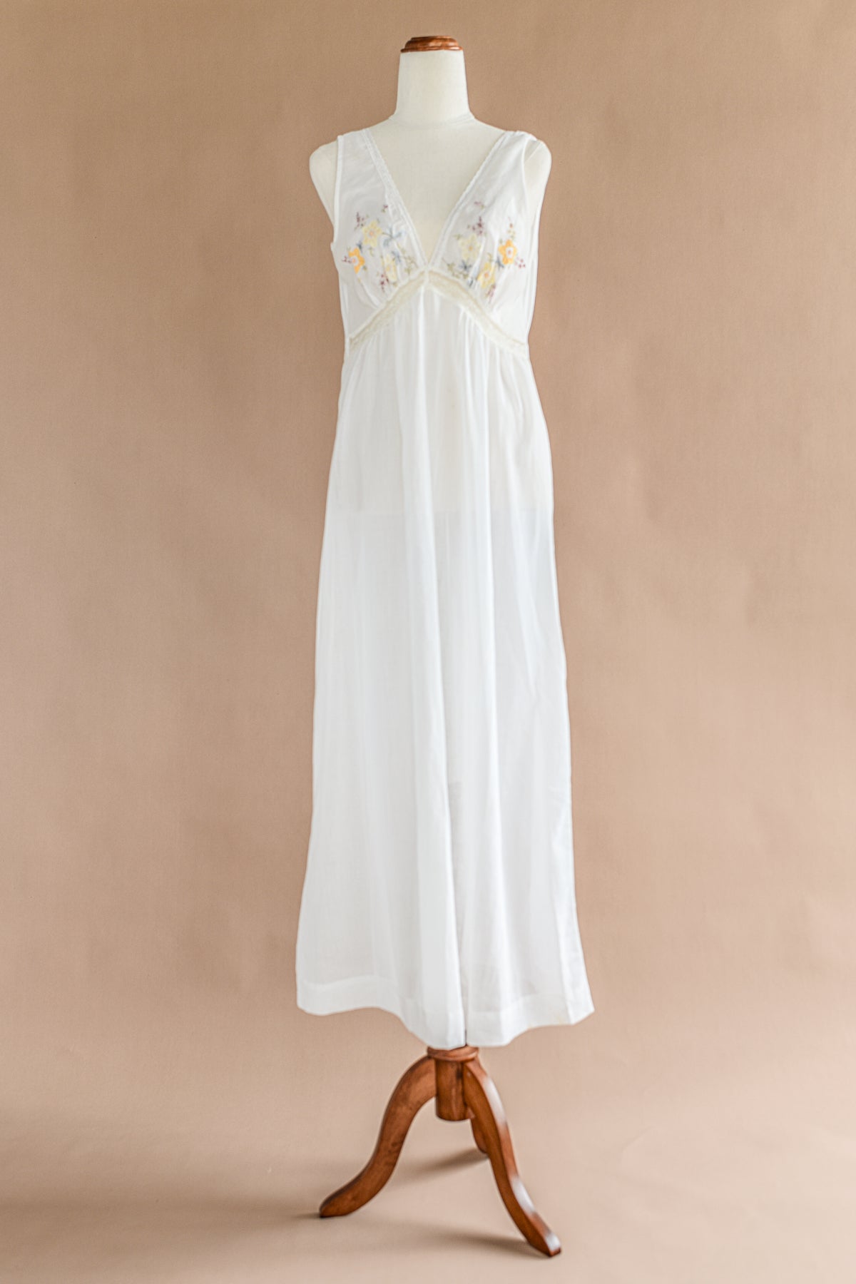 VINTAGE 1940's Cotton Flower Embroidered Maxi Nightgown Dress S/M