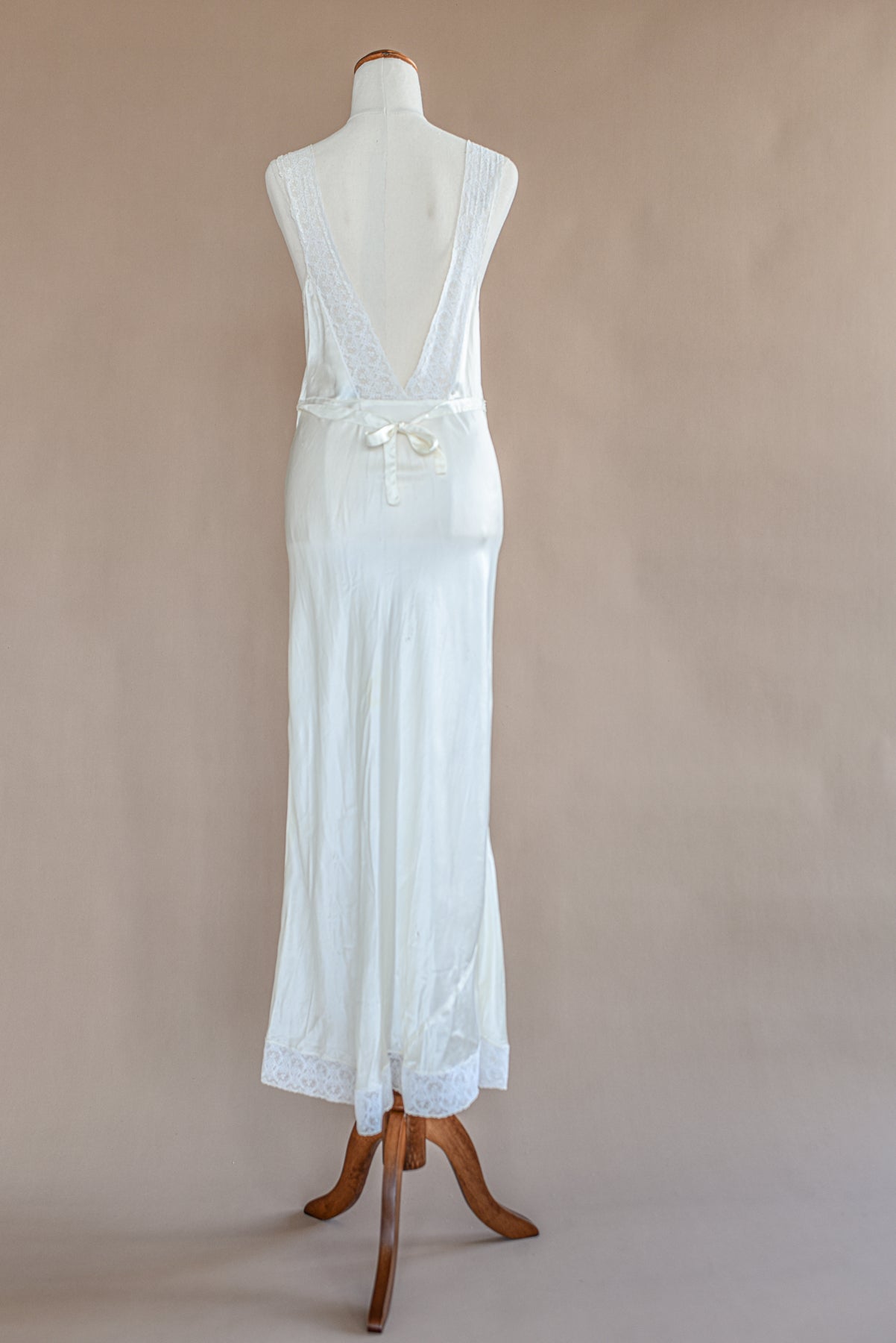 VINTAGE 1940's Ivory Low Back Maxi Nightgown Dress S/M
