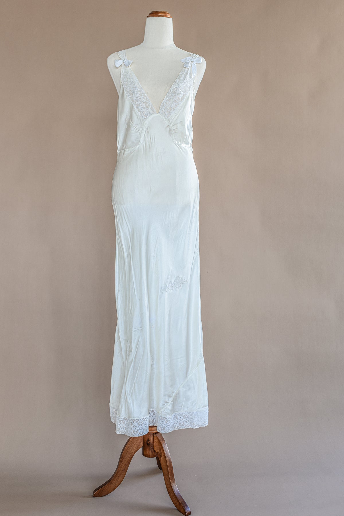 VINTAGE 1940's Ivory Low Back Maxi Nightgown Dress S/M