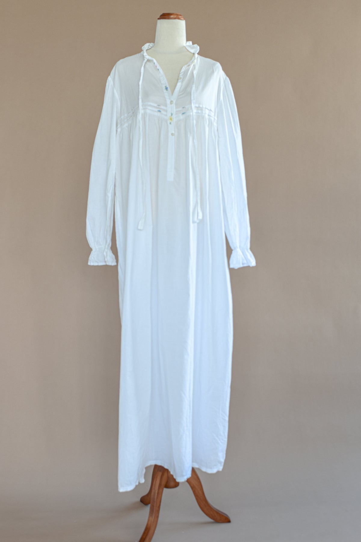VINTAGE Laura Ashley Cotton Flower Embroidered Maxi Nightgown Dress M/L