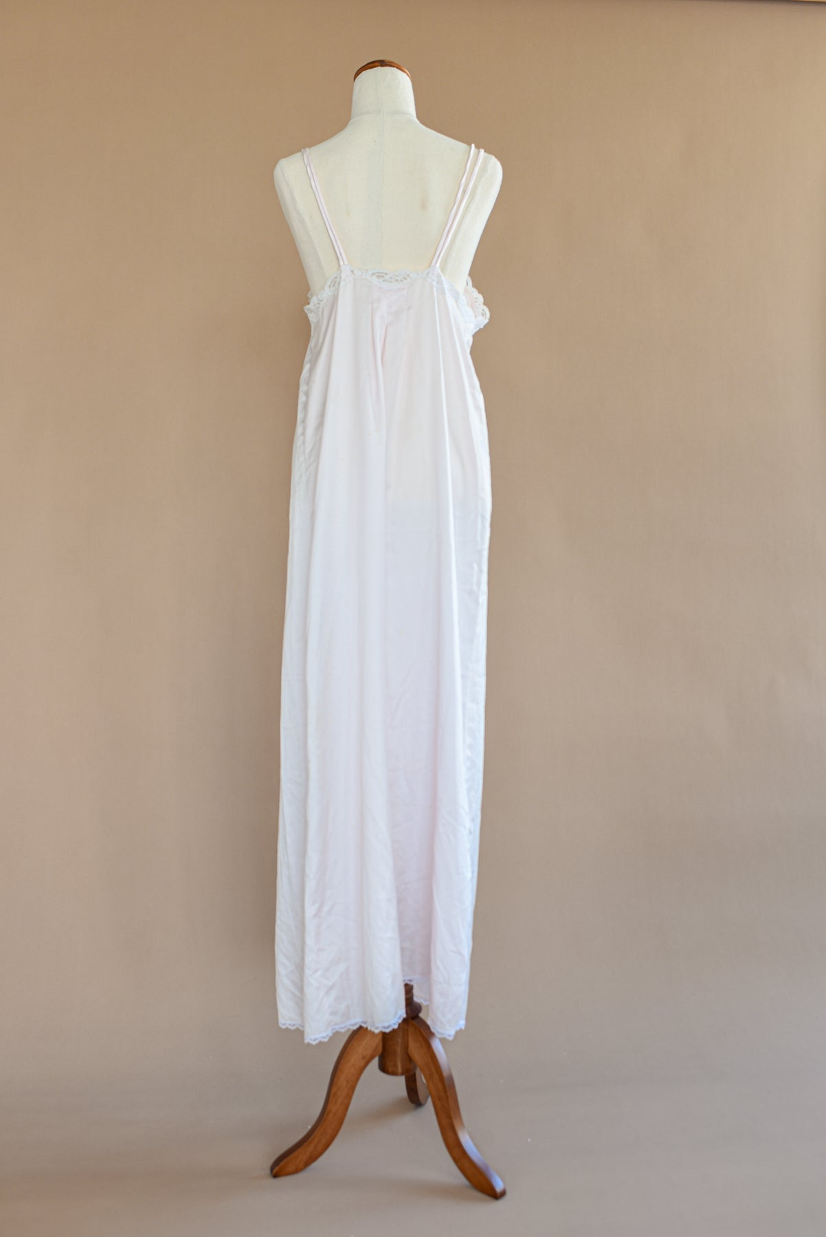 VINTAGE Pink Embroidered Nightgown With White Lace Trim S/M