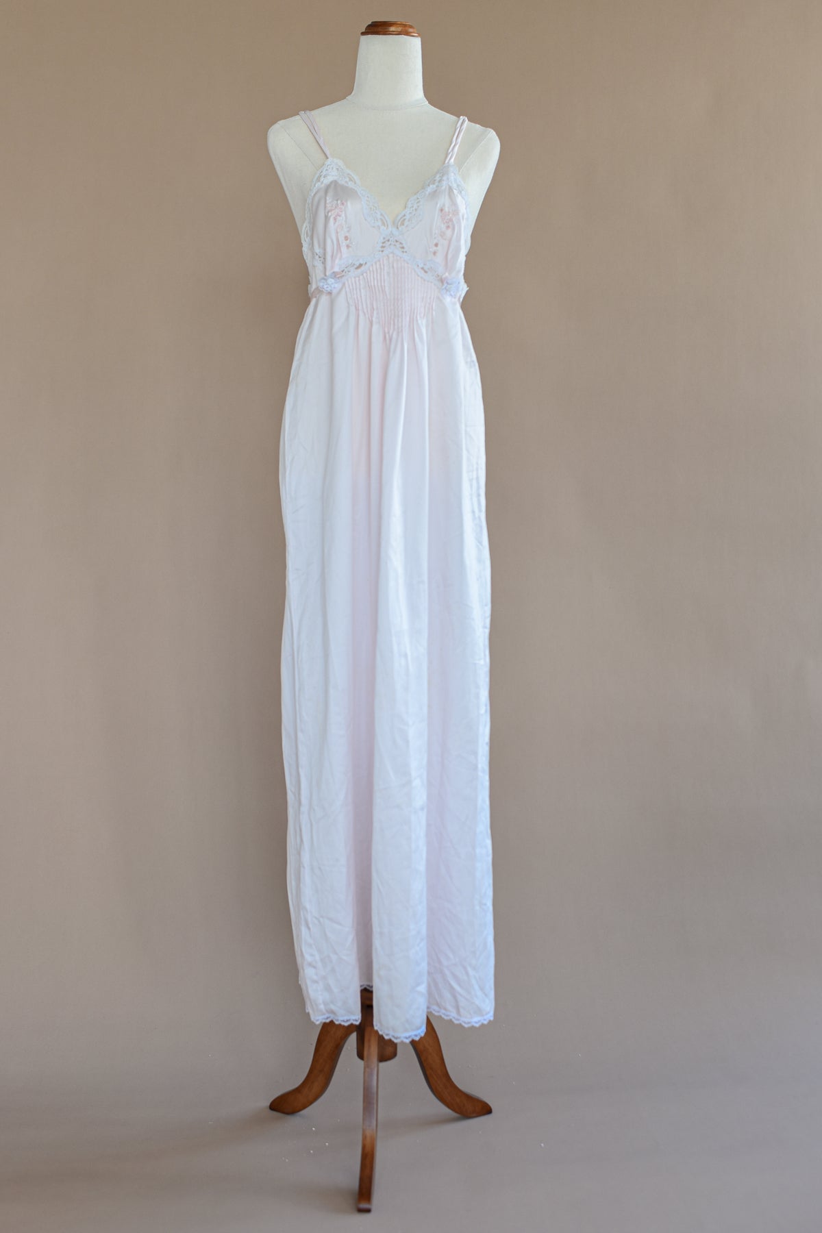 VINTAGE Pink Embroidered Nightgown With White Lace Trim S/M