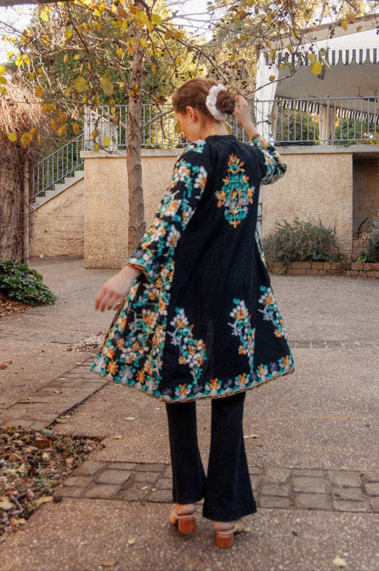 VINTAGE Black Cotton Embroidered Indian Kashmiri Jacket S/M