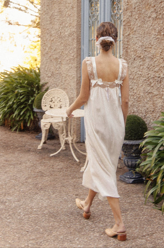 VINTAGE Ivory Silk Nightgown Dress With Bow Detail S/M
