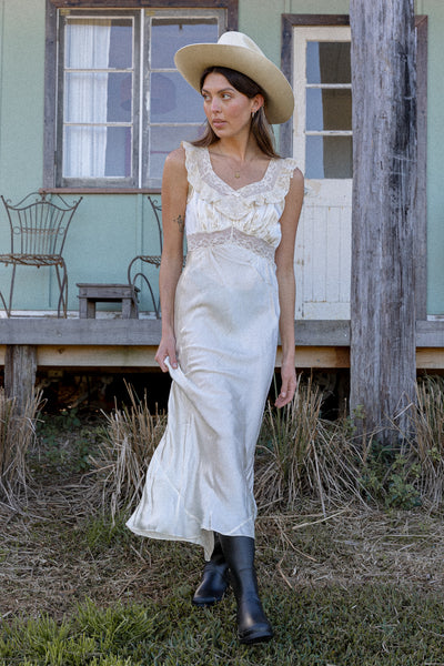 VINTAGE 1930's Ivory Flounce Collar Bias Cut Nightgown Dress S/M