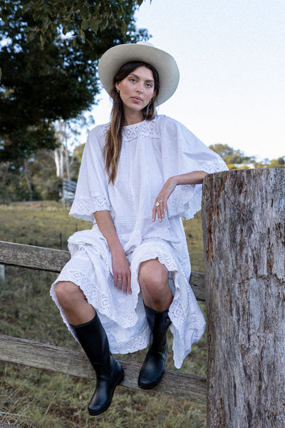 VINTAGE 1970's White Cotton Mexican Wedding Dress M/L