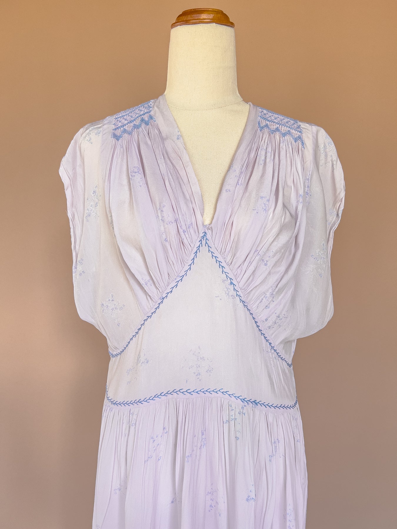 VINTAGE 1940's Lavander Floral Maxi Nightgown Dress M/L