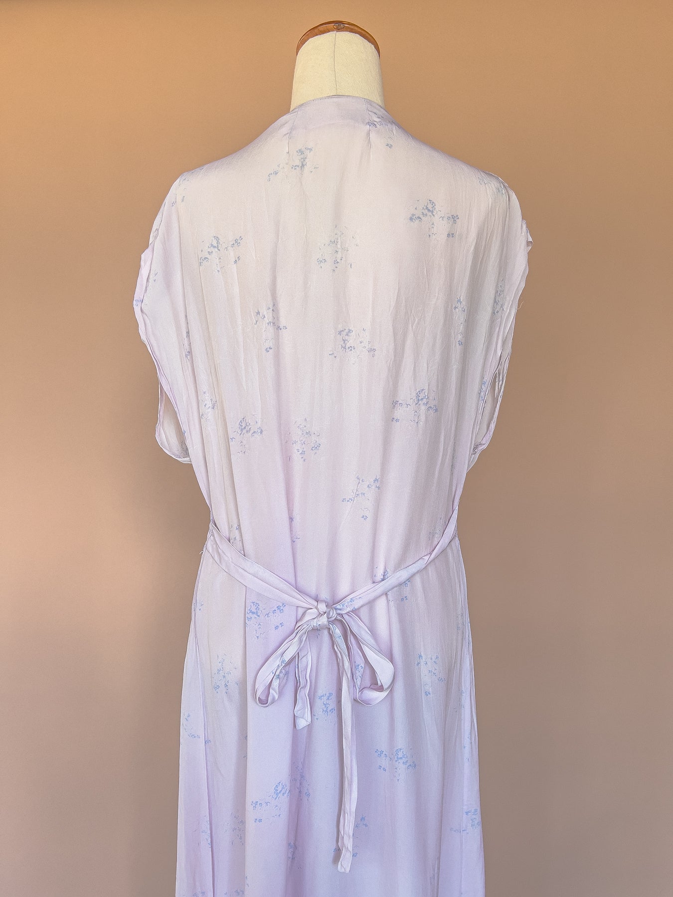 VINTAGE 1940's Lavander Floral Maxi Nightgown Dress M/L