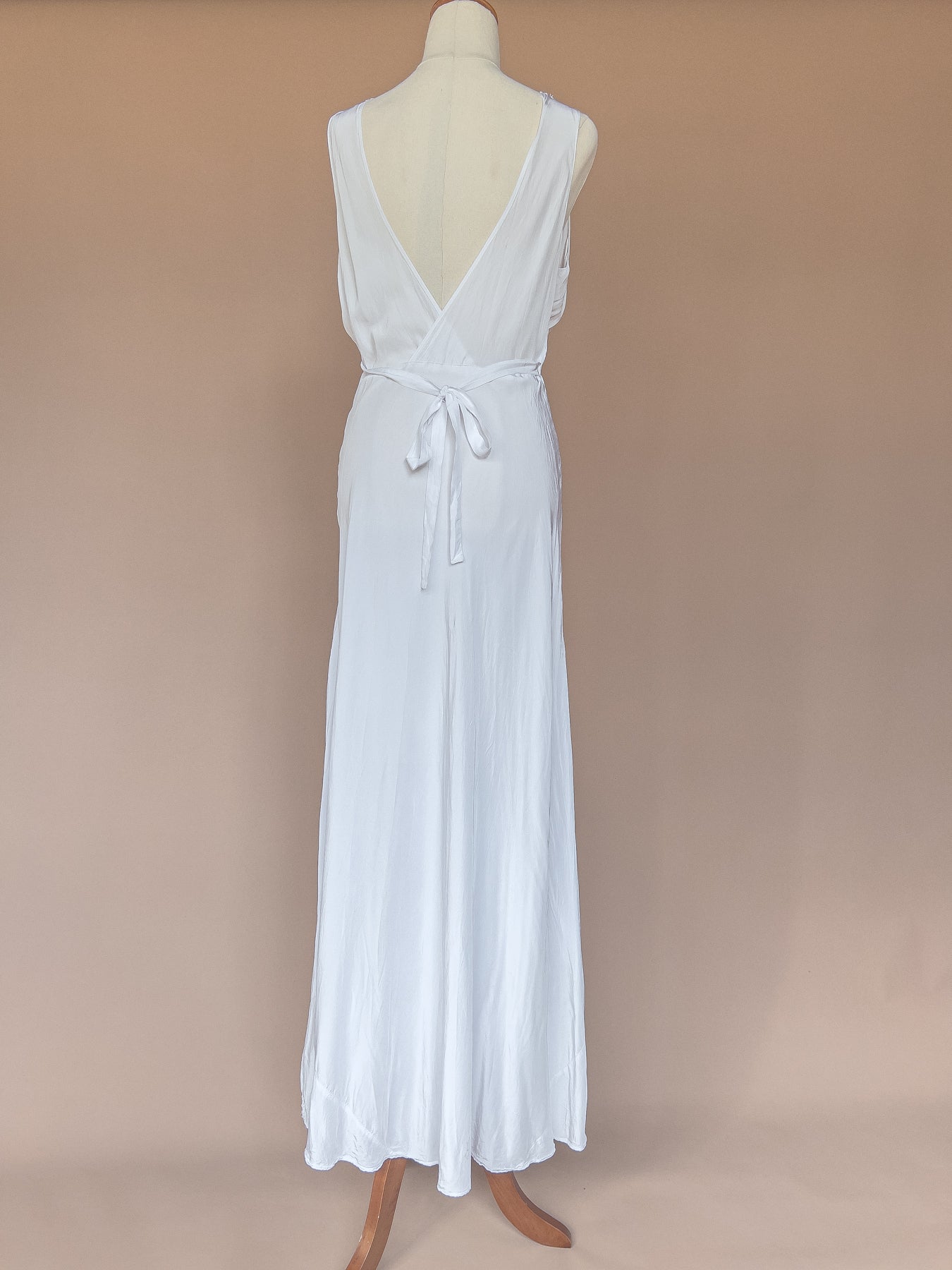 VINTAGE 1940's White Lace Trimmed Maxi Night Gown Dress S/M