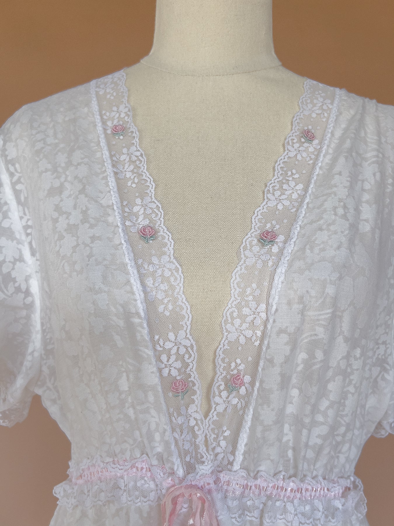 VINTAGE 1970's White Lace Trimmed Short Sleeve Button Down Peignoir Robe Dress S/M