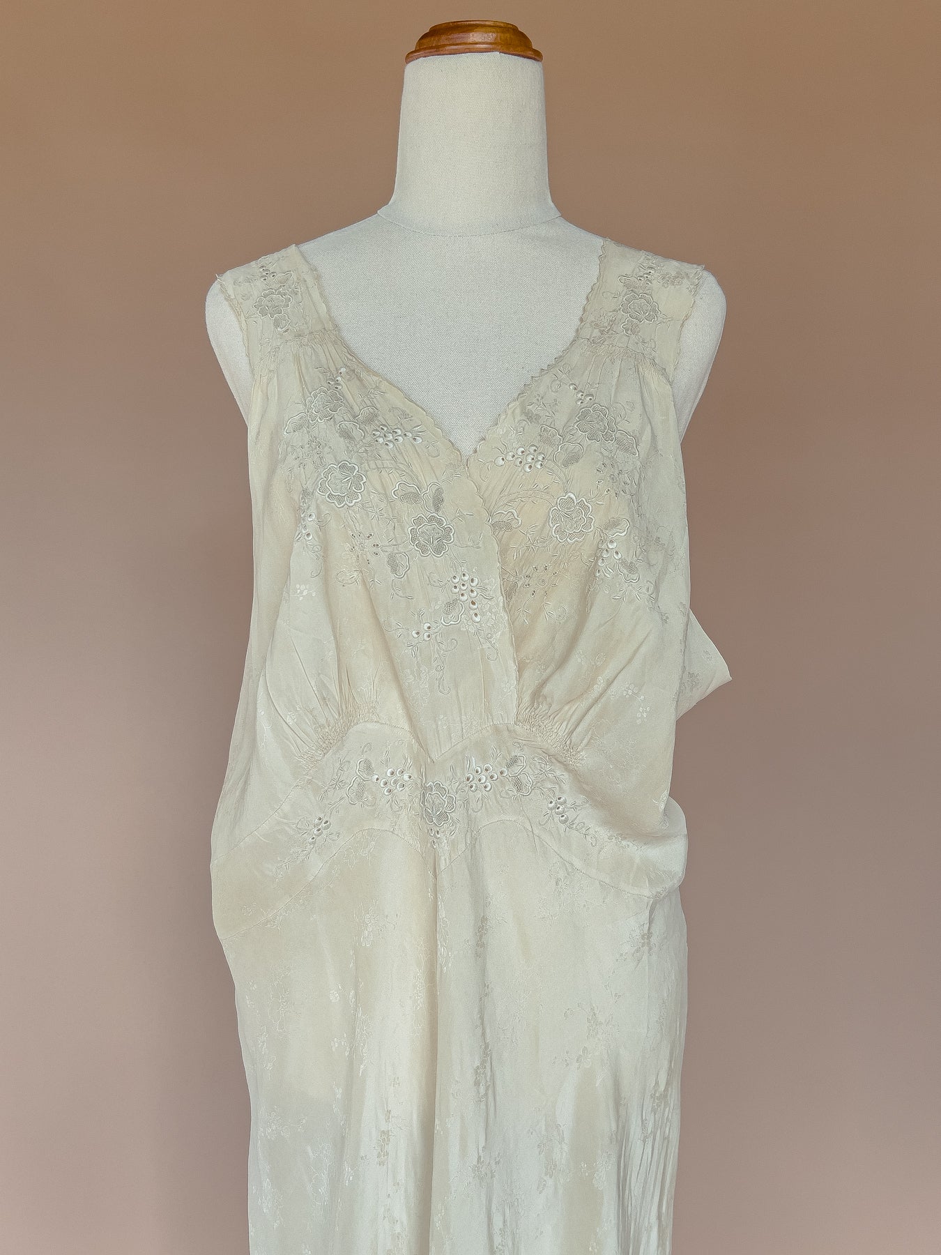 Vintage 1940's Ivory Brocade Silk Embroidered Nightgow Slip Dress L/XL