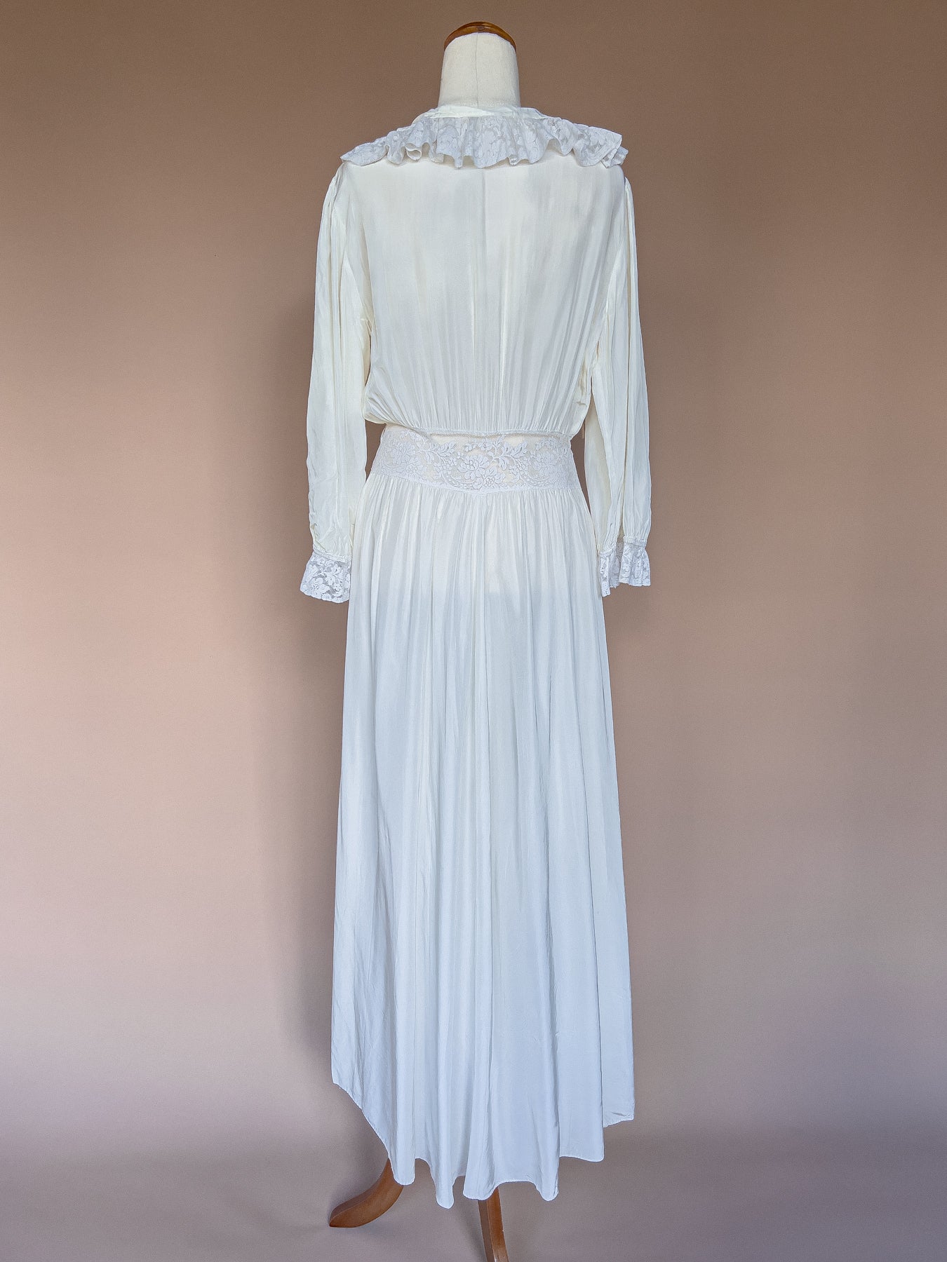VINTAGE 1940's White Bridal Peignoir Nightgown Robe S
