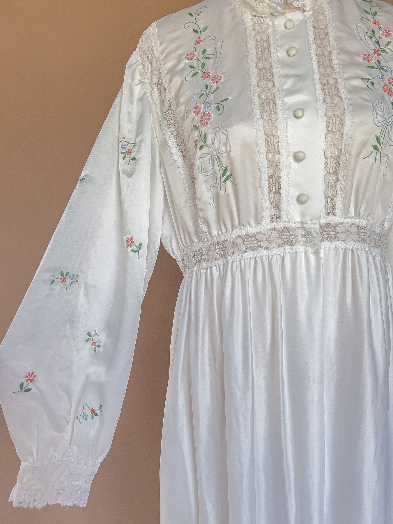 VINTAGE 1940's White Button Down Satin Nightgown Maxi Dress/Robe With Flower Embroidery S/M