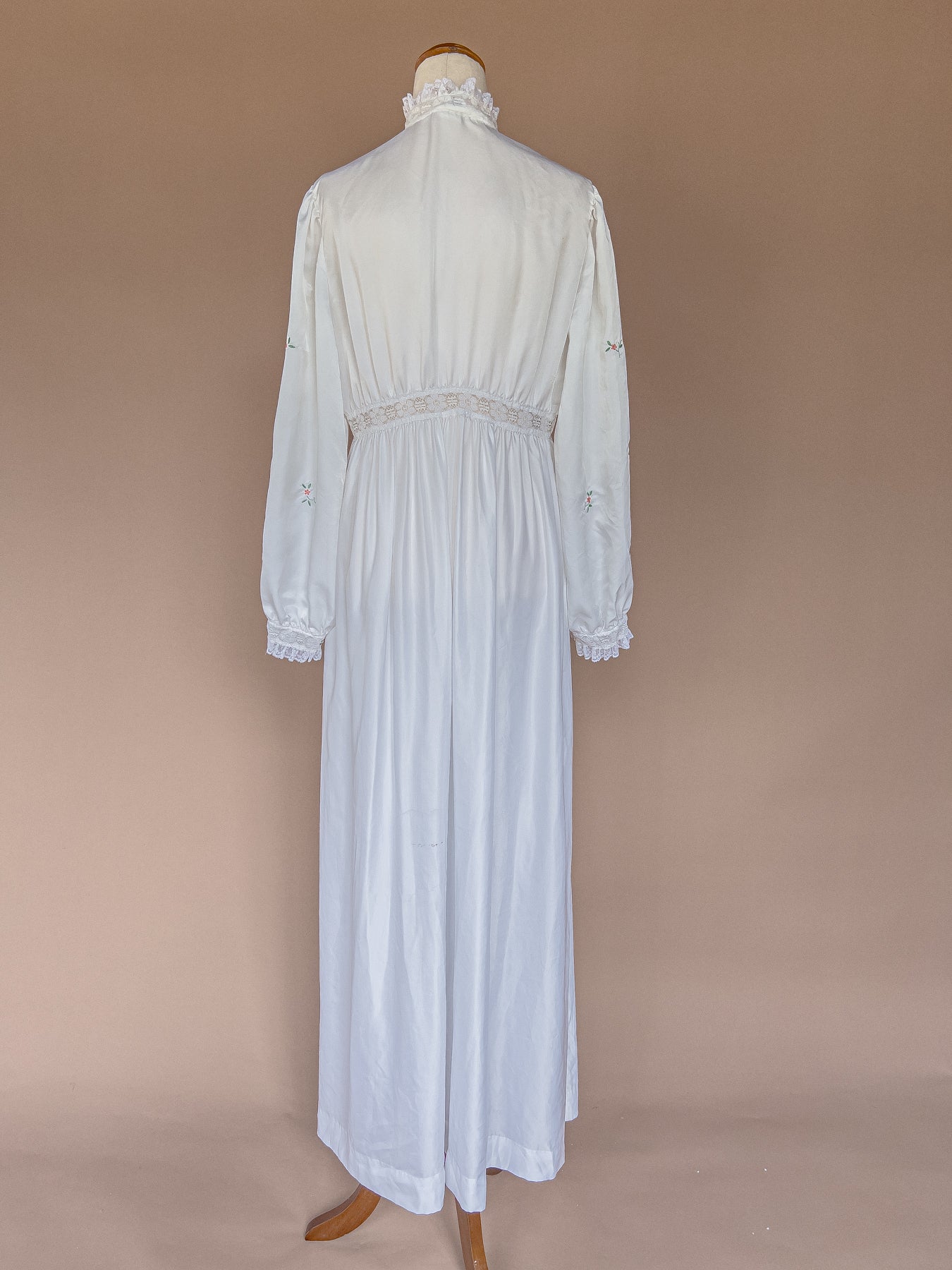 VINTAGE 1940's White Button Down Satin Nightgown Maxi Dress/Robe With Flower Embroidery S/M