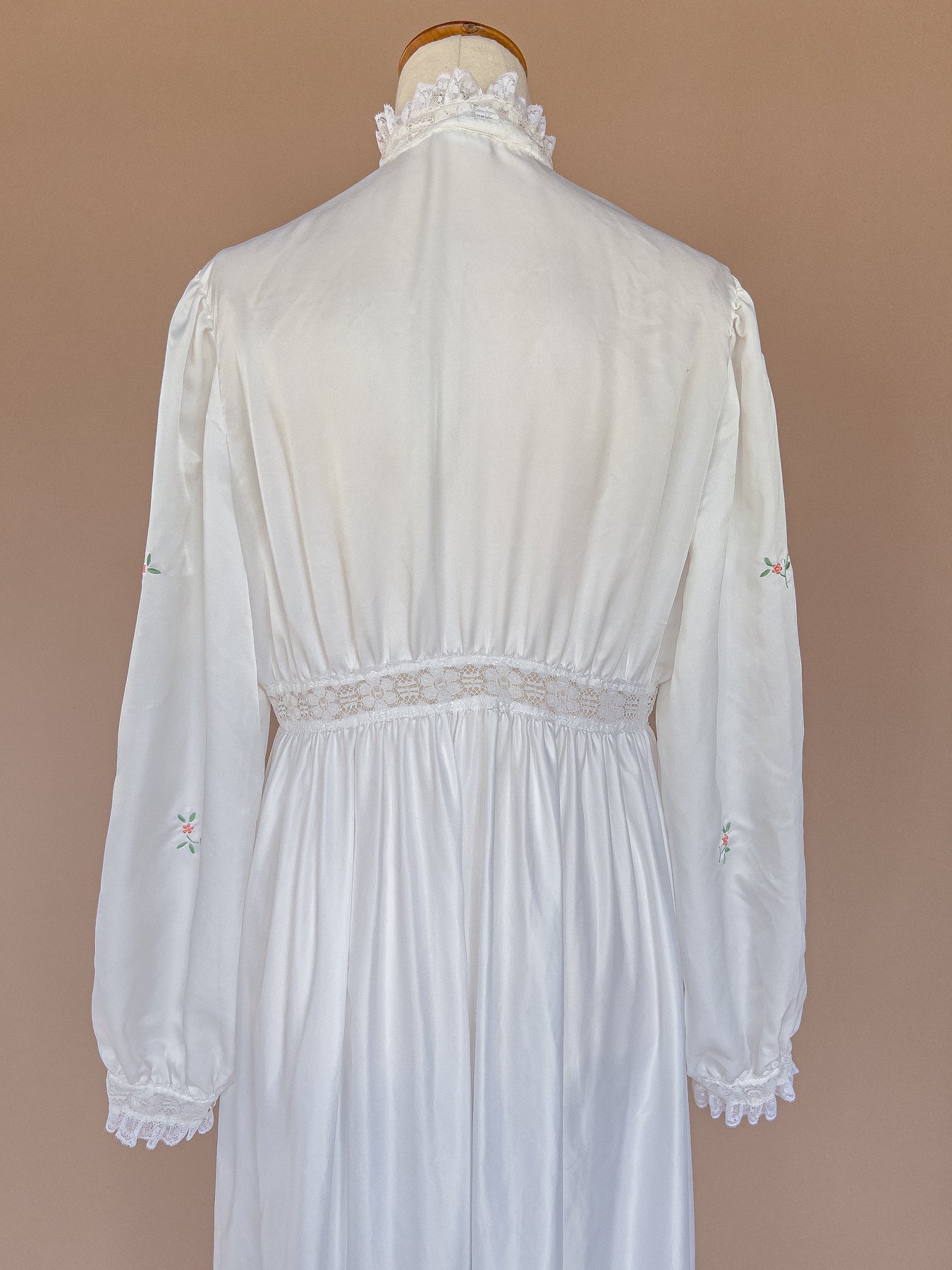 VINTAGE 1940's White Button Down Satin Nightgown Maxi Dress/Robe With Flower Embroidery S/M